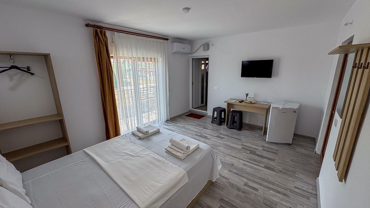 Cameră dublă spațioasă la Casa Gore Costinești